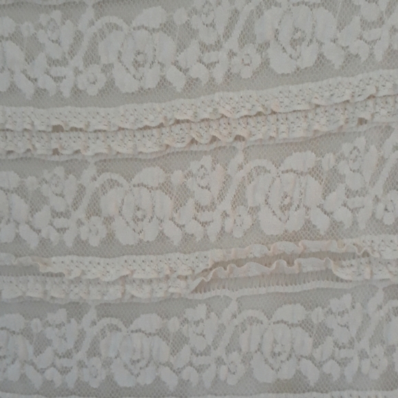 ❤Cato Lace dress - Picture 4 of 6